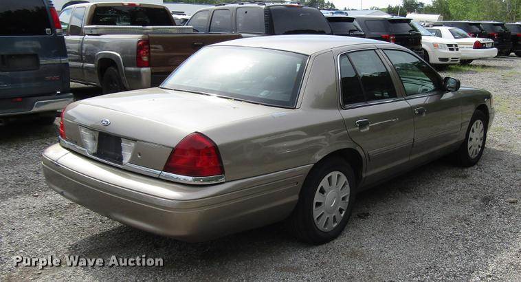 image for item DD7898 2006 Ford Crown Victoria Police Interceptor