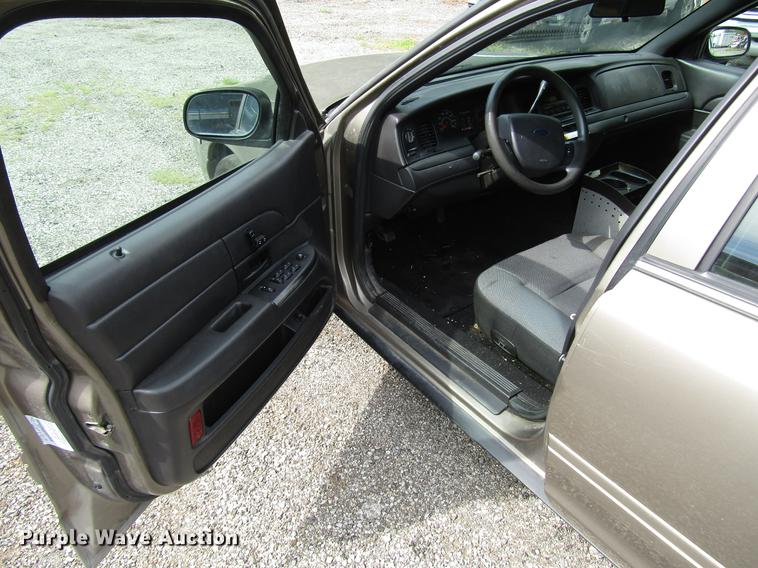 image for item DD7898 2006 Ford Crown Victoria Police Interceptor