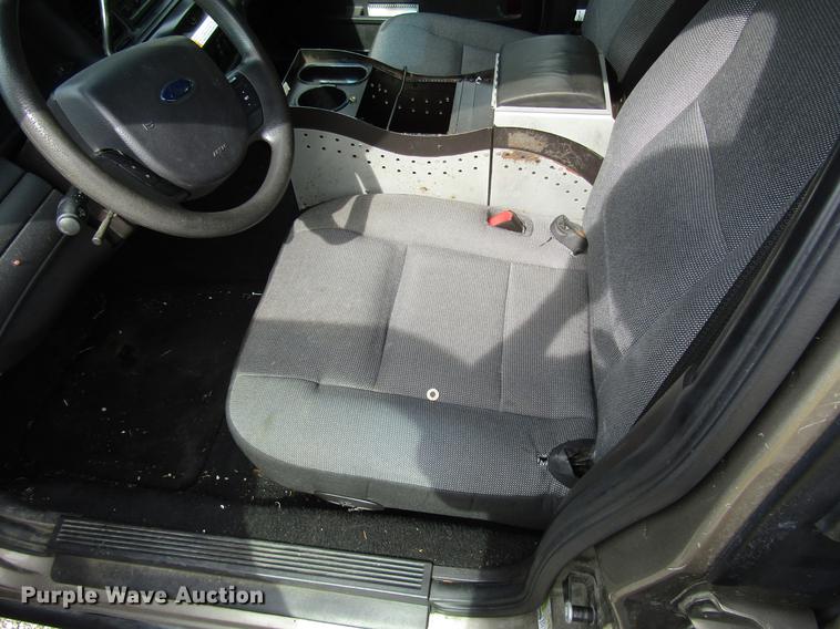 image for item DD7898 2006 Ford Crown Victoria Police Interceptor