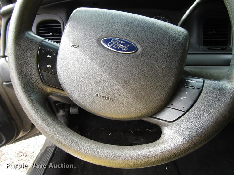 image for item DD7898 2006 Ford Crown Victoria Police Interceptor