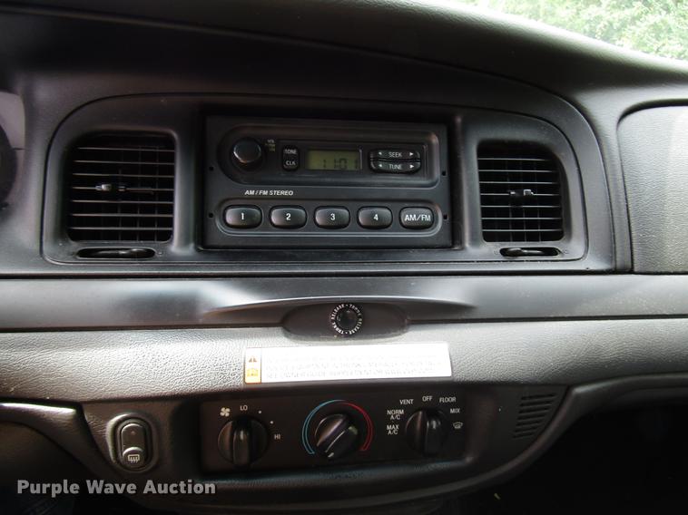 image for item DD7898 2006 Ford Crown Victoria Police Interceptor