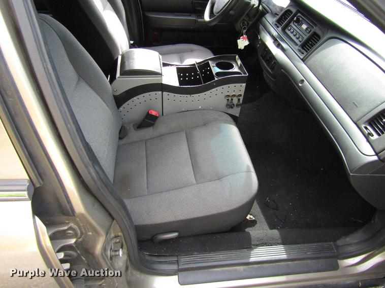 image for item DD7898 2006 Ford Crown Victoria Police Interceptor