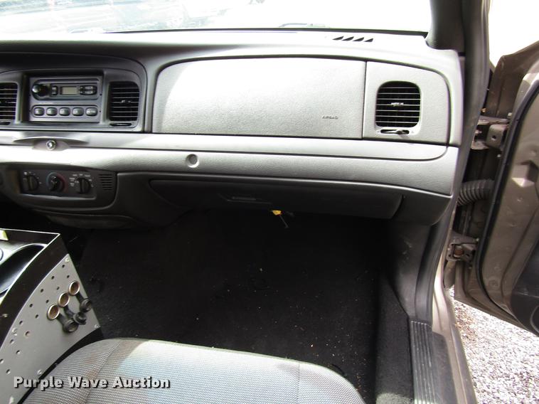 image for item DD7898 2006 Ford Crown Victoria Police Interceptor