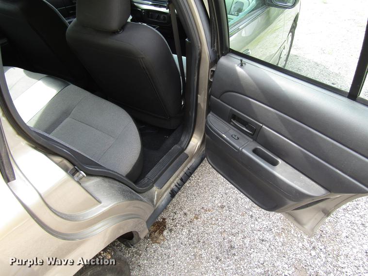 image for item DD7898 2006 Ford Crown Victoria Police Interceptor
