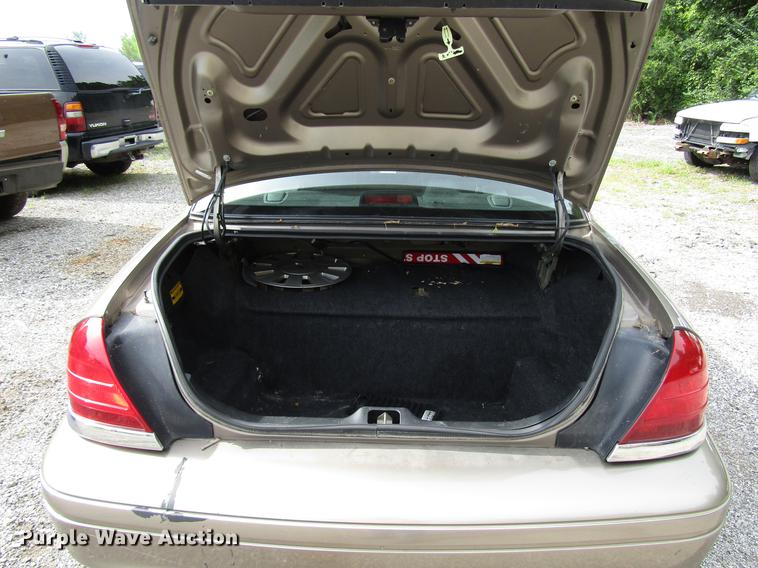 image for item DD7898 2006 Ford Crown Victoria Police Interceptor