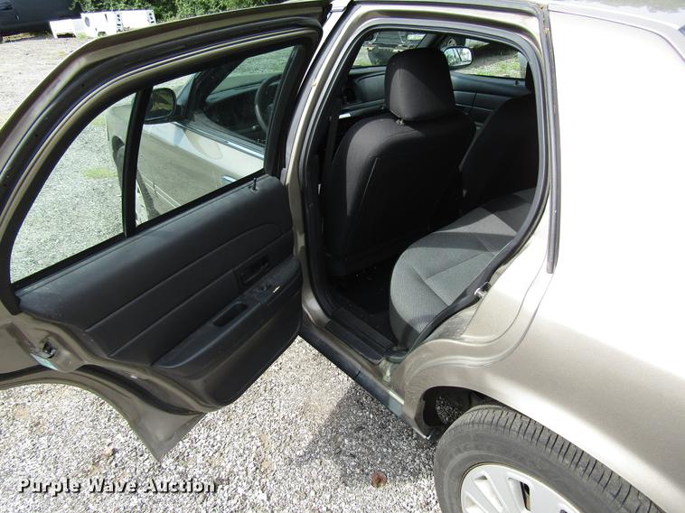 image for item DD7898 2006 Ford Crown Victoria Police Interceptor