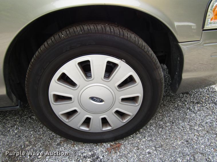 image for item DD7898 2006 Ford Crown Victoria Police Interceptor