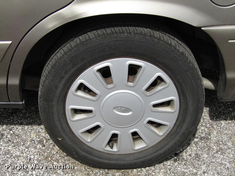 image for item DD7898 2006 Ford Crown Victoria Police Interceptor