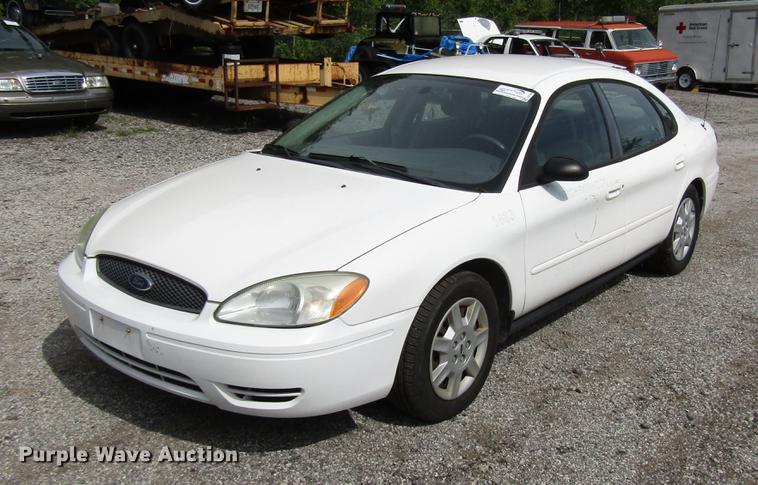 image for item DD7899 2006 Ford Taurus SE