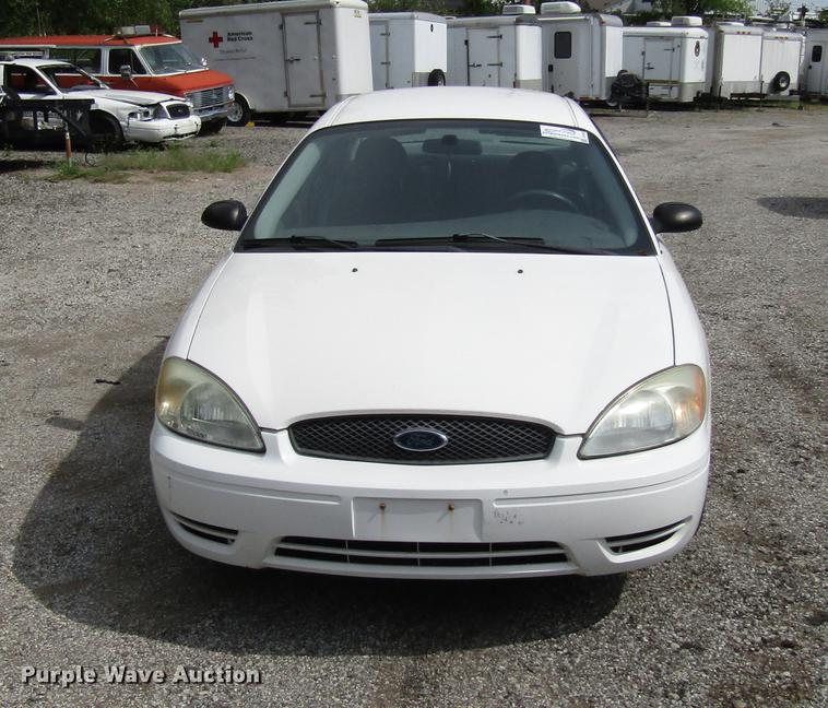 image for item DD7899 2006 Ford Taurus SE