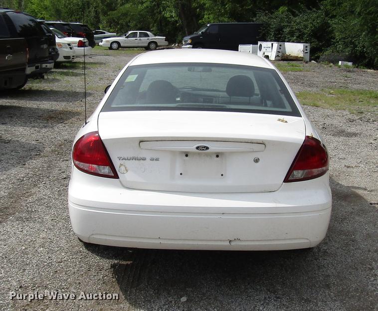 image for item DD7899 2006 Ford Taurus SE