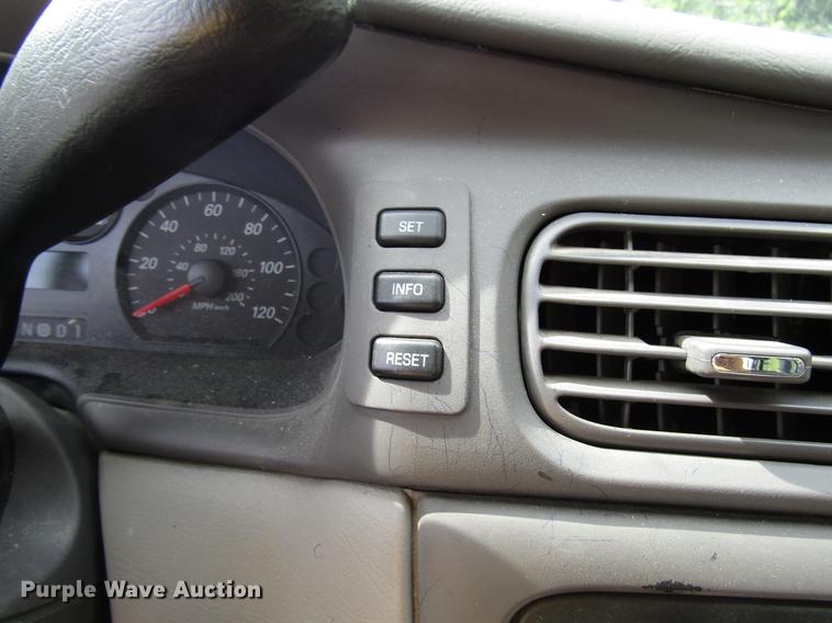 image for item DD7899 2006 Ford Taurus SE