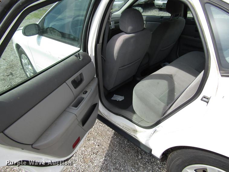 image for item DD7899 2006 Ford Taurus SE