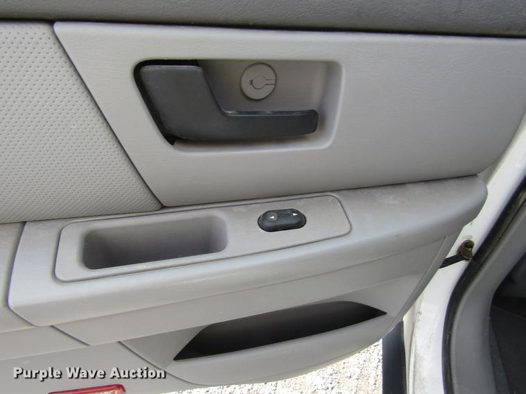 image for item DD7899 2006 Ford Taurus SE