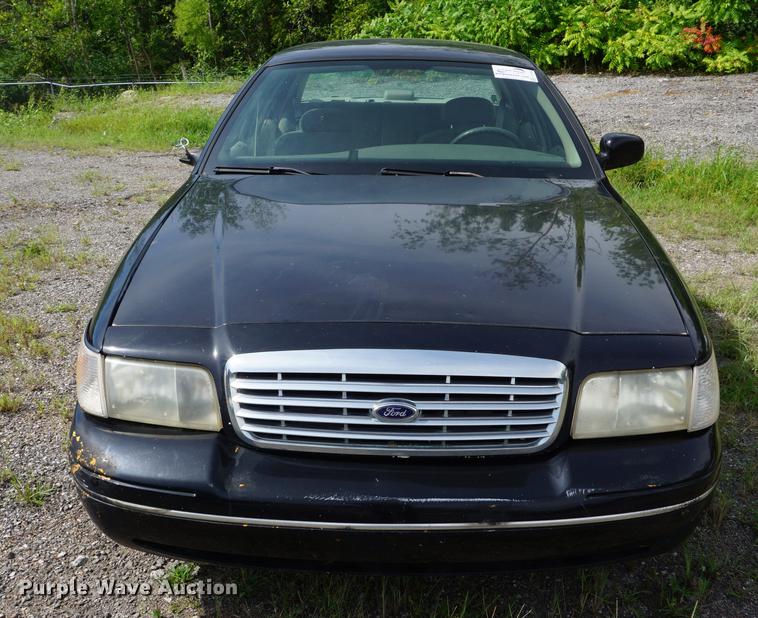 image for item DD7902 2000 Ford Crown Victoria Police Interceptor