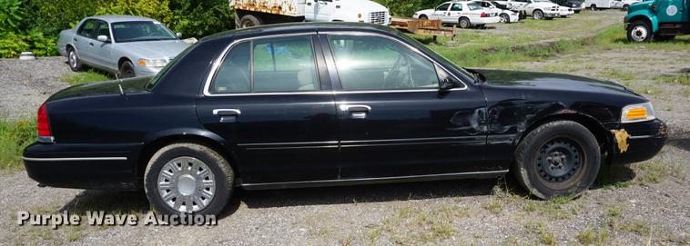image for item DD7902 2000 Ford Crown Victoria Police Interceptor
