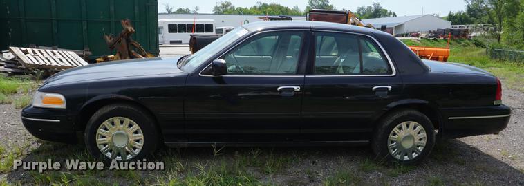 image for item DD7902 2000 Ford Crown Victoria Police Interceptor