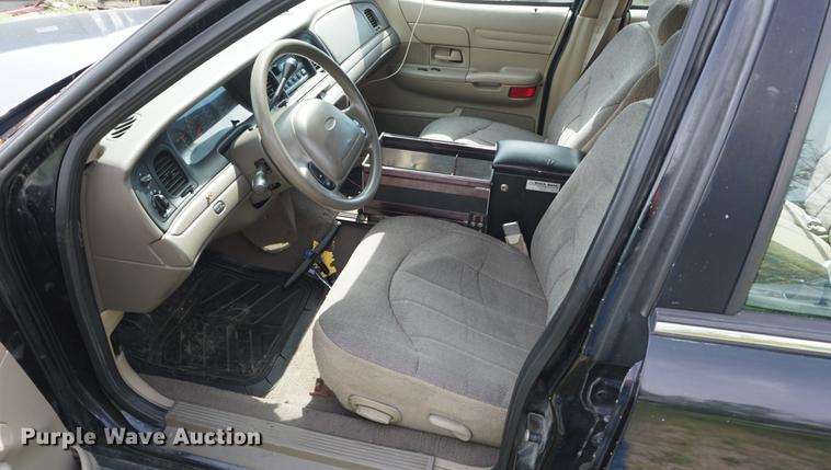 image for item DD7902 2000 Ford Crown Victoria Police Interceptor