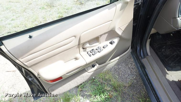 image for item DD7902 2000 Ford Crown Victoria Police Interceptor