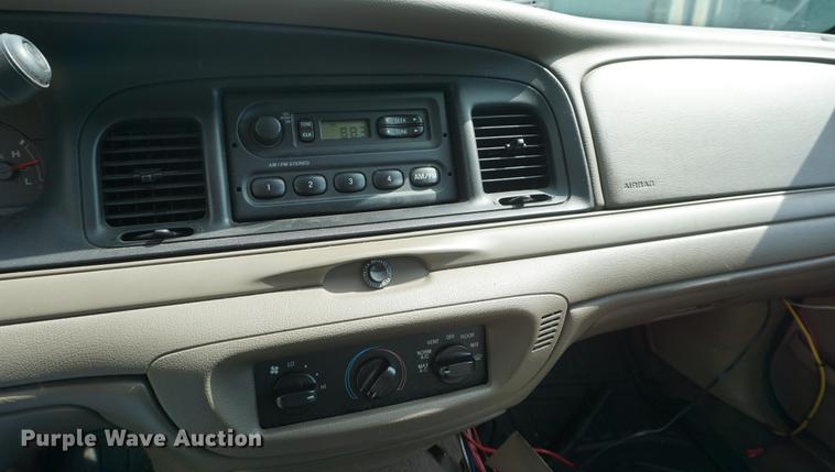 image for item DD7902 2000 Ford Crown Victoria Police Interceptor