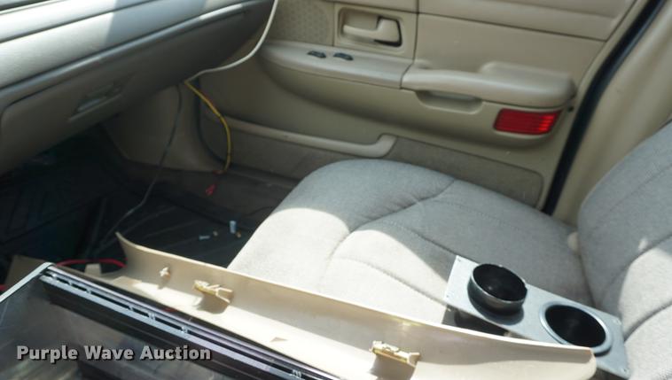 image for item DD7902 2000 Ford Crown Victoria Police Interceptor