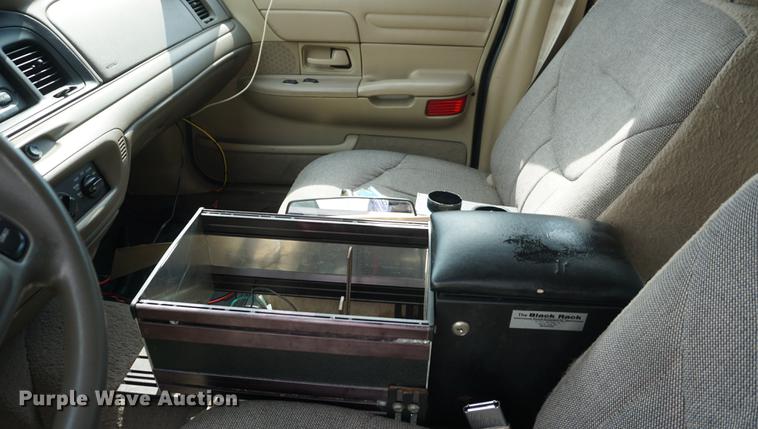 image for item DD7902 2000 Ford Crown Victoria Police Interceptor