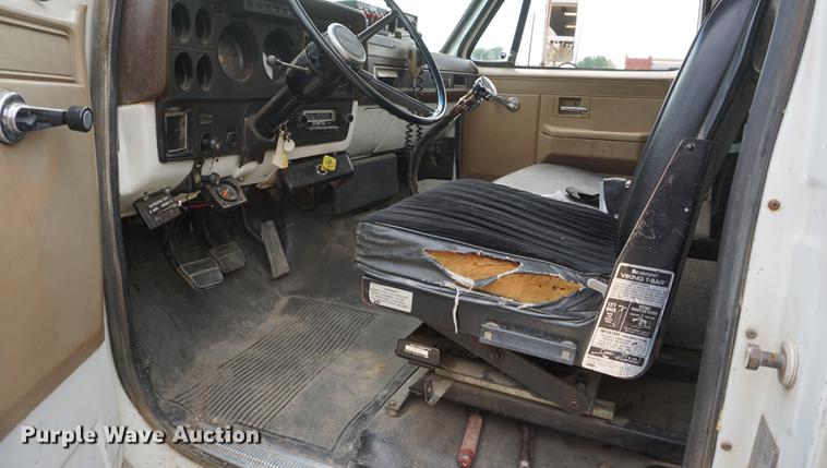 image for item DD7913 1982 Chevrolet Kodiak C70 tanker fire truck