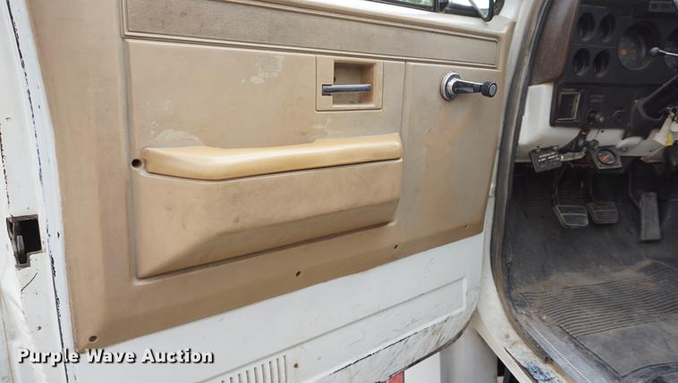 image for item DD7913 1982 Chevrolet Kodiak C70 tanker fire truck