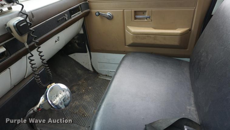 image for item DD7913 1982 Chevrolet Kodiak C70 tanker fire truck