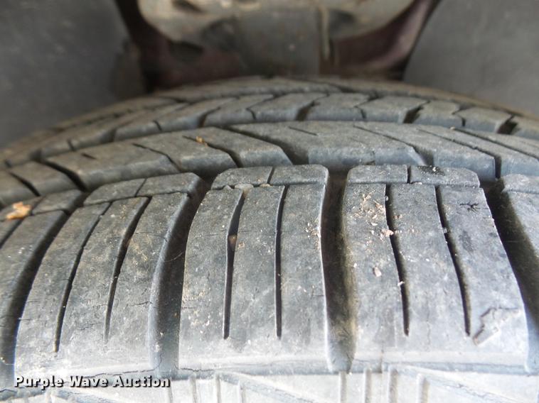 image for item DE1680 2001 Ford Taurus LX