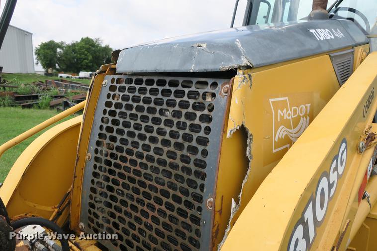 image for item DE3797 2002 John Deere 310SG backhoe