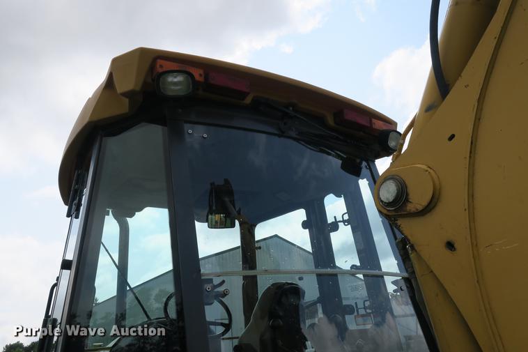 image for item DE3797 2002 John Deere 310SG backhoe