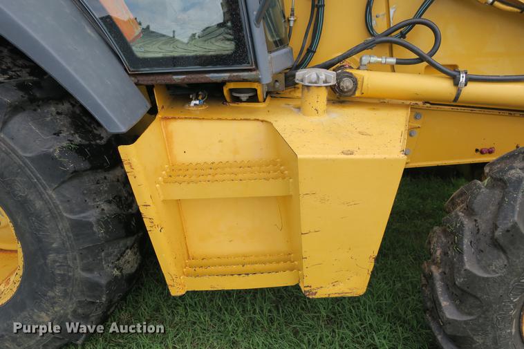 image for item DE3797 2002 John Deere 310SG backhoe