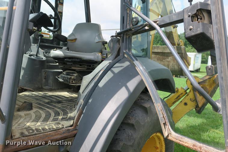 image for item DE3797 2002 John Deere 310SG backhoe