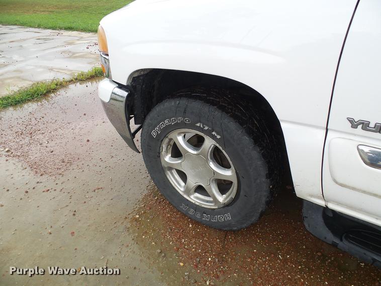 image for item DE5174 2003 GMC Yukon SUV