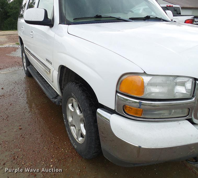 image for item DE5174 2003 GMC Yukon SUV