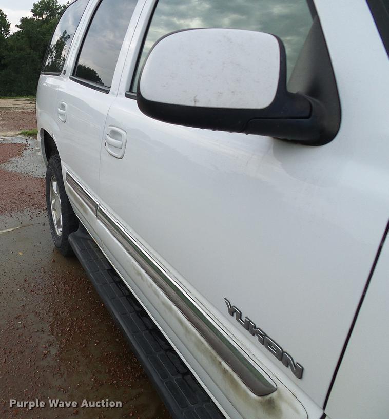 image for item DE5174 2003 GMC Yukon SUV