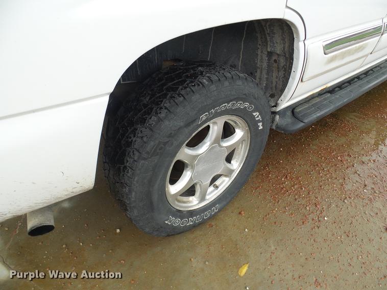 image for item DE5174 2003 GMC Yukon SUV