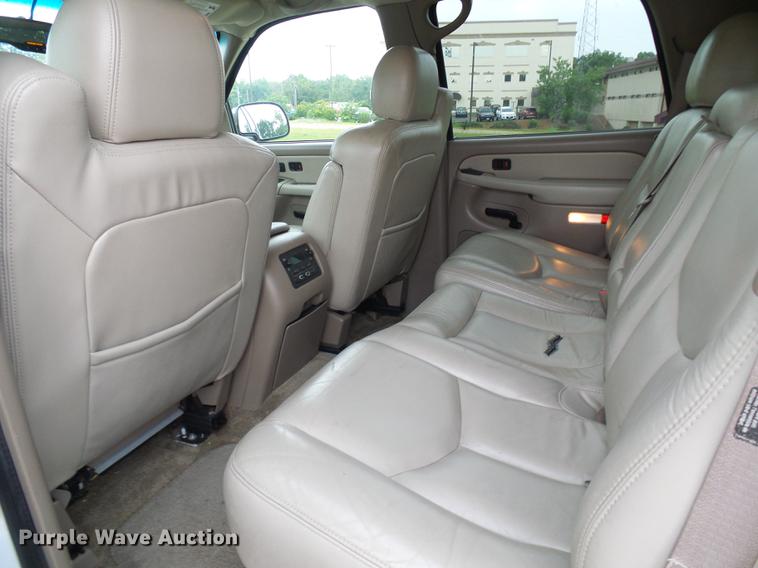 image for item DE5174 2003 GMC Yukon SUV