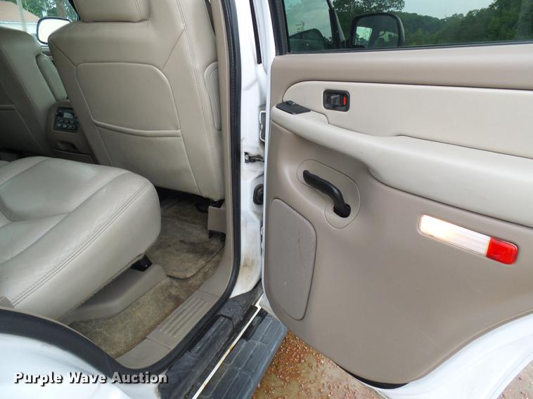 image for item DE5174 2003 GMC Yukon SUV