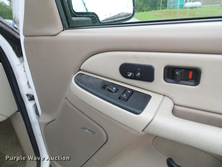 image for item DE5174 2003 GMC Yukon SUV