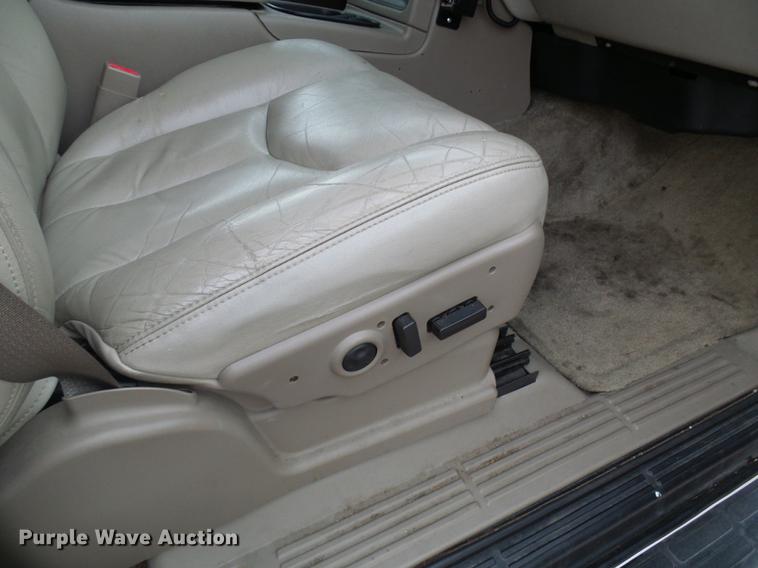 image for item DE5174 2003 GMC Yukon SUV