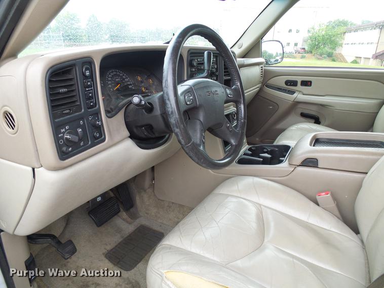 image for item DE5174 2003 GMC Yukon SUV