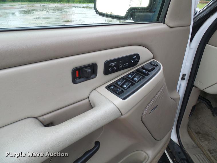 image for item DE5174 2003 GMC Yukon SUV