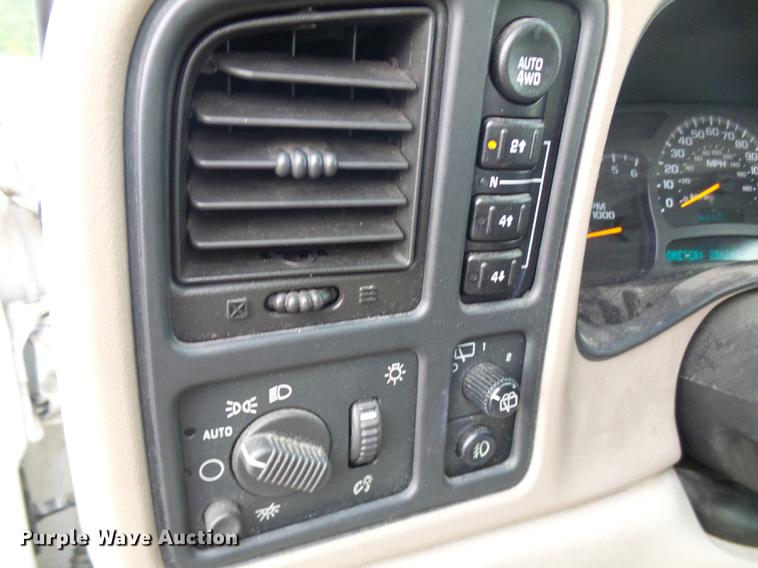 image for item DE5174 2003 GMC Yukon SUV