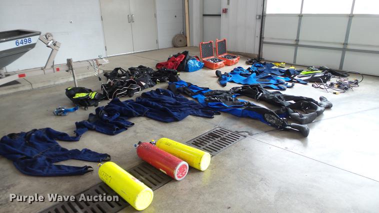 image for item DM9891 Scuba diving equipment