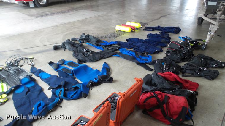 image for item DM9891 Scuba diving equipment