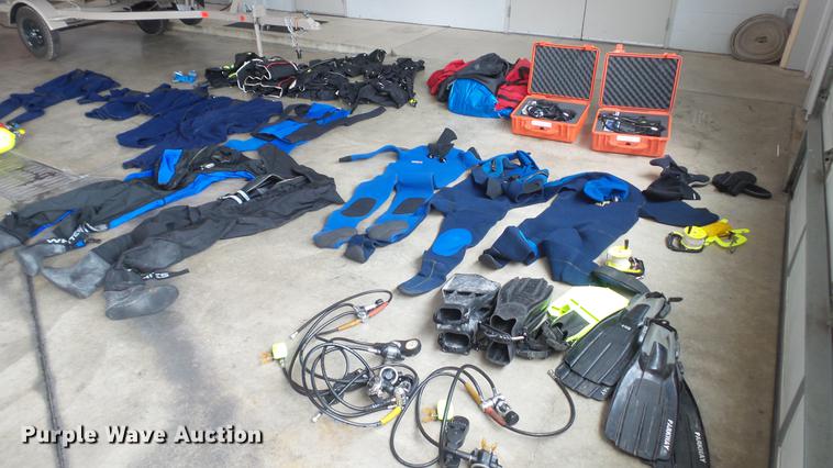 image for item DM9891 Scuba diving equipment