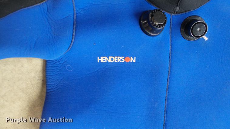 image for item DM9891 Scuba diving equipment