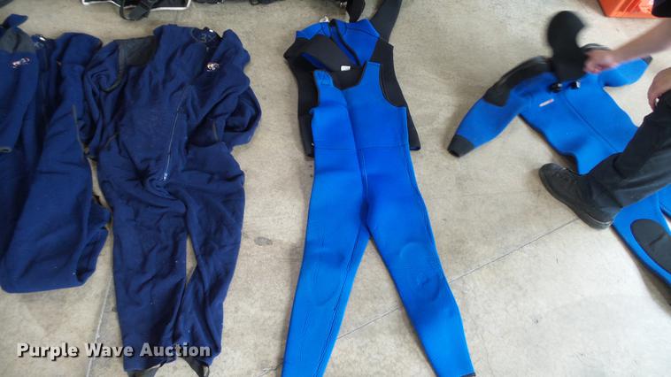image for item DM9891 Scuba diving equipment